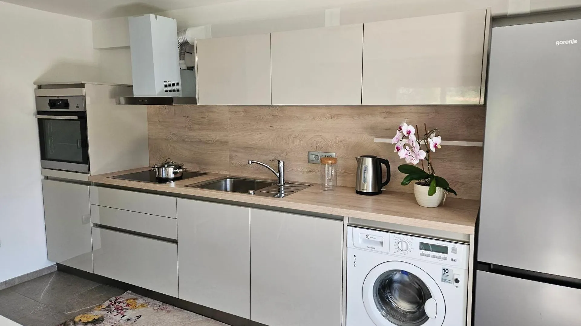 Apartmaji Rdeca Kapica Ljubljana 0*,  Slovenia